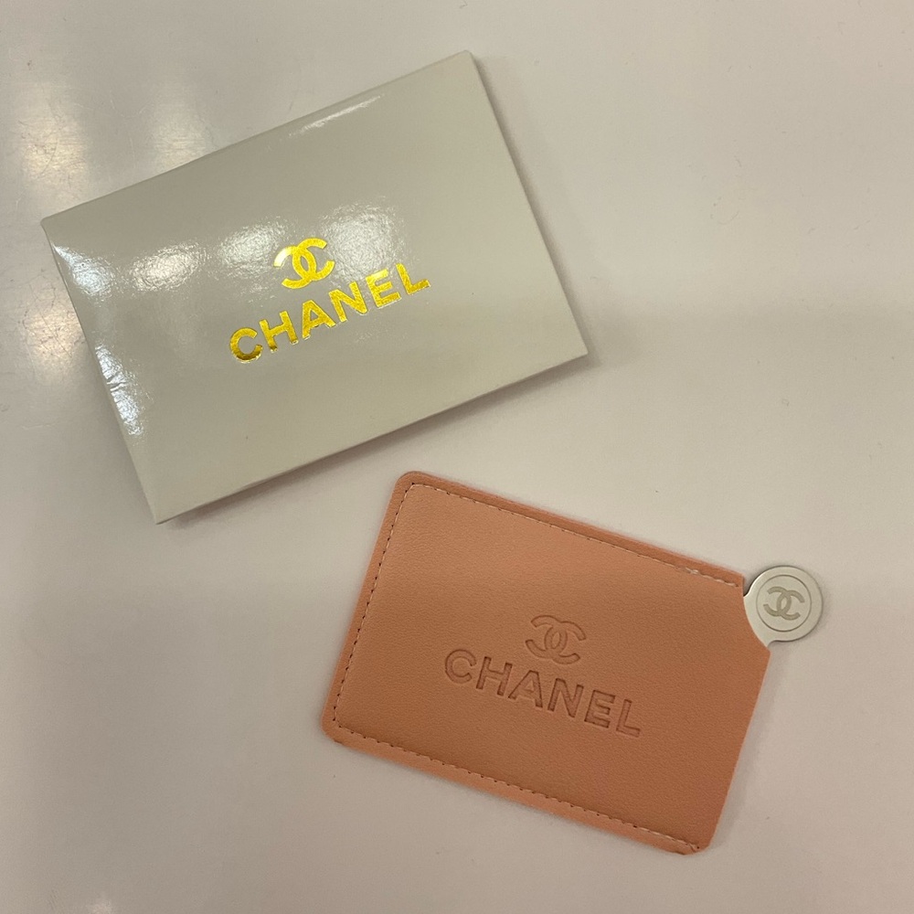 NIB CHANEL GWP Pink Metallic Mirror with Case